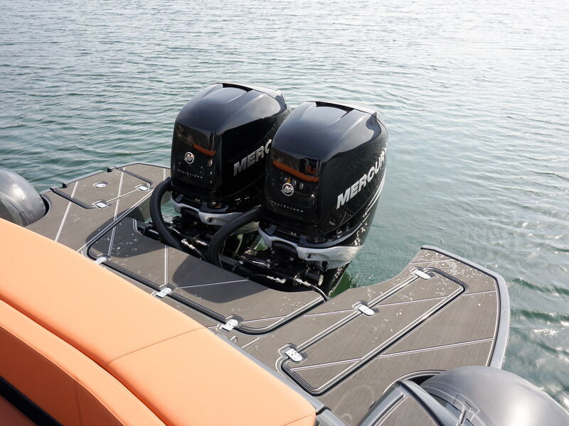 R-Evolution 35