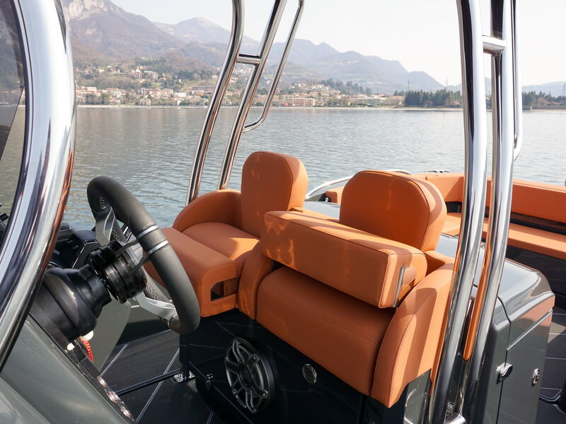 R-Evolution 35