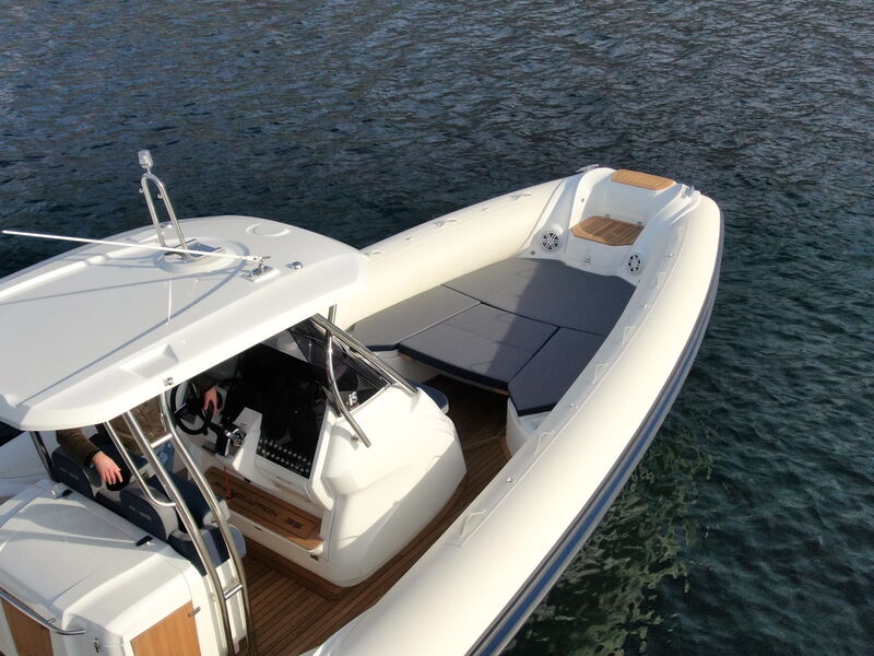 R-Evolution 35