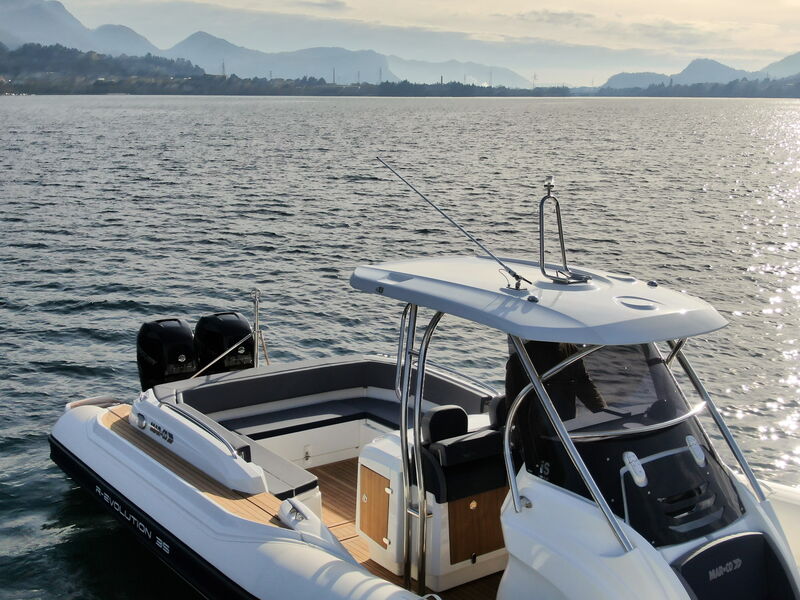 R-Evolution 35