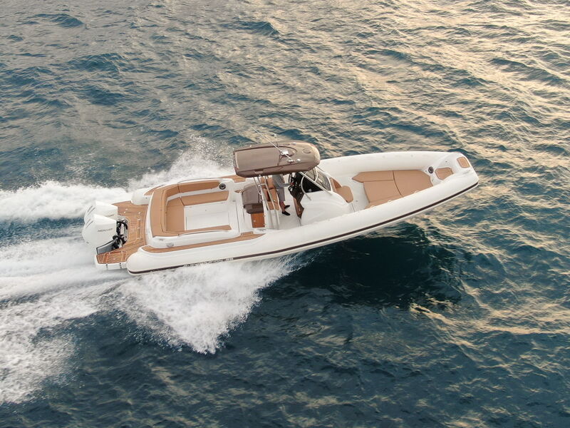 R-Evolution 35