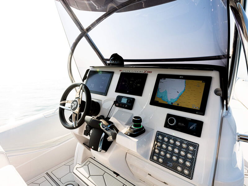 R-Evolution 36